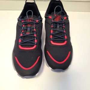Nike gym shoes size 10